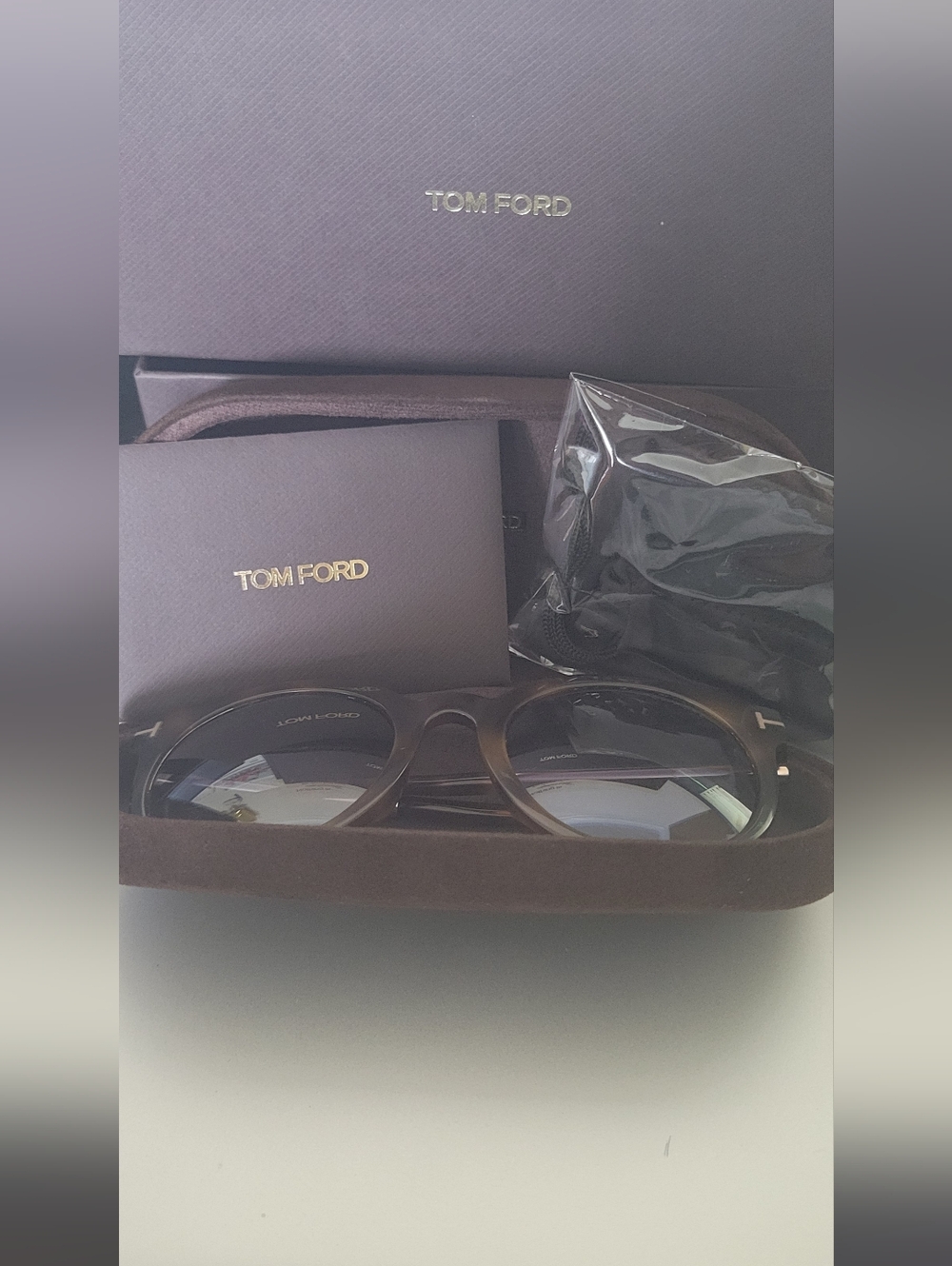 Tom Ford Tortoiseshell Round Sunglasses with Gradient Lenses Euc - Picture 4 of 16